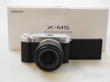 FUJIFILM X-M5+XC 15-45 OIS PZ