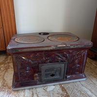 Stufa a legna in ceramica