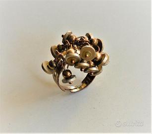 Anello regolabile con pendenti