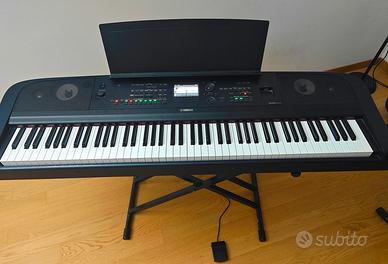 Pianoforte Yamaha DGX 670 + borsa trasportabile