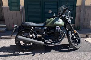 Moto Guzzi V7 III Stone anno 2018