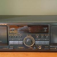 Doppia piastra per cassette audio Teac.