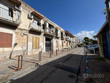 2 LOCALI A NAPOLI