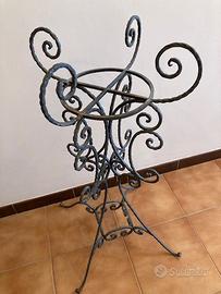 Porta vaso in ferro battuto