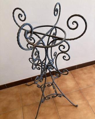 Porta vaso in ferro battuto