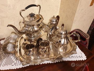 Servizio da thè e cafè con vassoio