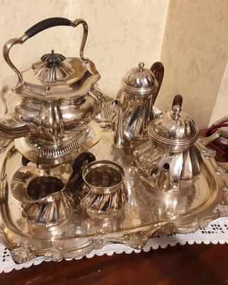 Servizio da thè e cafè con vassoio