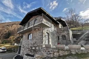 VILLA UNIFAMILIARE CON AMPIO GIARDINO