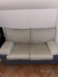 Coppia di  Divani con letto a scomparsa