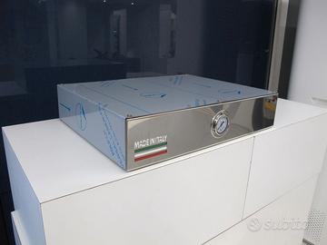 Depuratore d’acqua ad osmosi sottozoccolo.