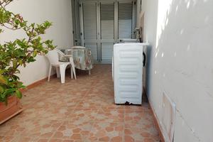 SUL MARE Monolocale climatizz-lavatrice-posto auto