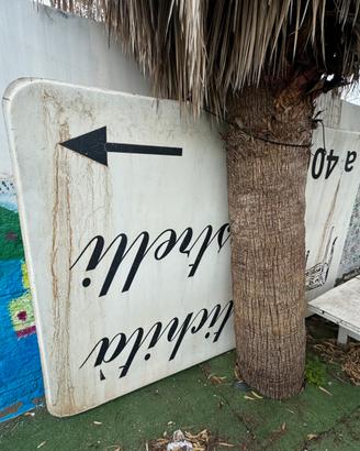 Cartellone pubblicitario