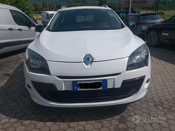RENAULT Mégane 1.6 16V SporTour Attractive