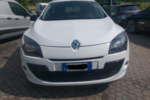 RENAULT Mégane 1.6 16V SporTour Attractive