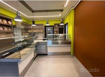 Arredo espositivo in ROVERE - 8 metri - Pari al nu