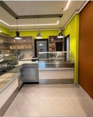 Arredo espositivo in ROVERE - 8 metri - Pari al nu