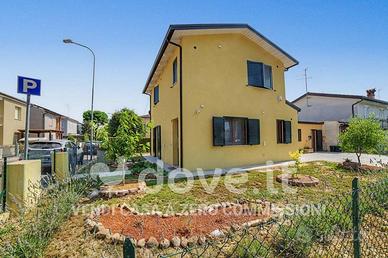 Casa indipendente di 161 m² con 4 locali a Fusigna