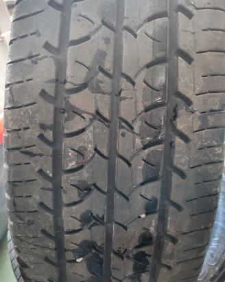 4 gomme per furgone 215/65/16