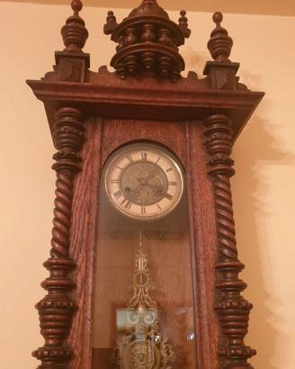 Orologio a pendolo da muro