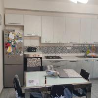 Cucina completa di elettrodomestici