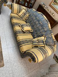 coppia di divani stile classico