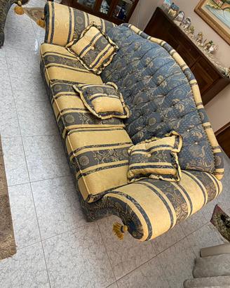 coppia di divani stile classico