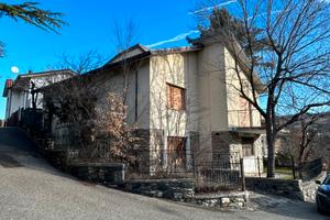Villa singola con giardino Bettola PC
