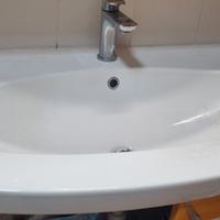 lavandino ovale in ceramica