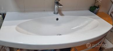 lavandino ovale in ceramica