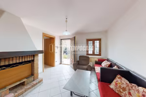 RIF: V006 Casa indipendente ristrutturata con ampi