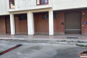 LOCALE COMMERCIALE DI AMPIA METRATURA ZONA