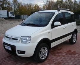 FIAT Panda 1.3 MJT 16V 4x4 Climbing.