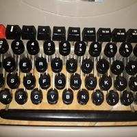 Macchina da scrivere olivetti lexikon 80