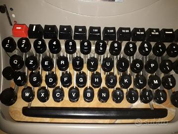Macchina da scrivere olivetti lexikon 80