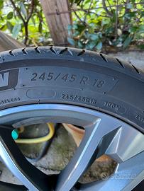 Gomme Michelin 245 45 r18