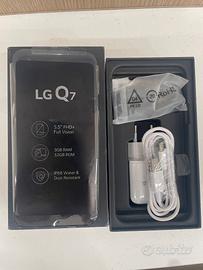 LG Q7 3 GB / 32 GB Black