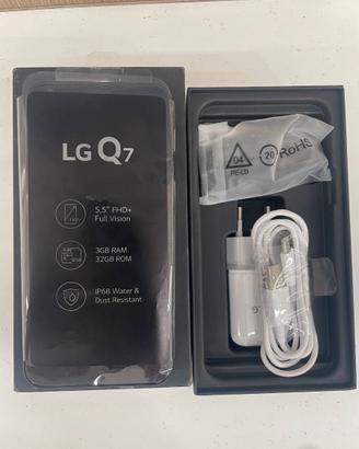 LG Q7 3 GB / 32 GB Black