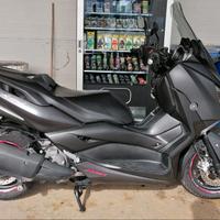 Yamaha x-max 300