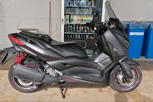 Yamaha x-max 300