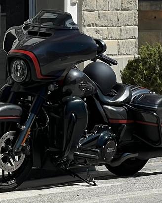 Harley Davidson Street Glide cvo FLHXSE M8 2018