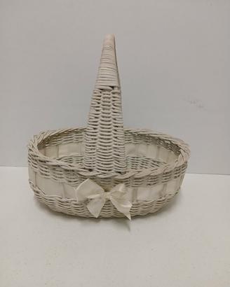 Cesta con manico in vimini 