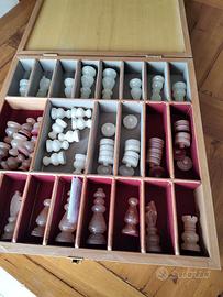 Scacchiera in alabastro