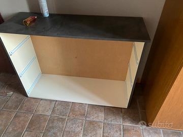 Cassettiera per camera