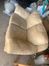 Divano pelle beige due posti