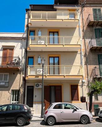 Stanza/Suite indipendente in palazzina