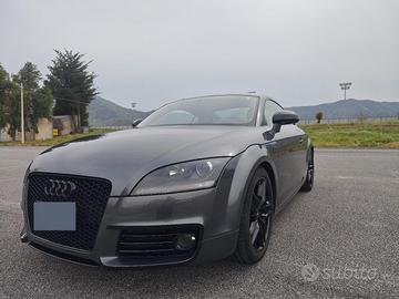 Auto TT 8j