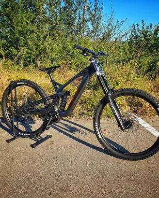 Downhill bike GT Fury