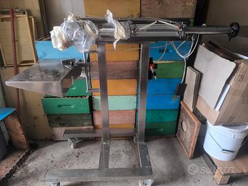 Invasettatrice semiautomatica