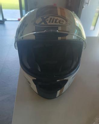 Casco Xlite 702