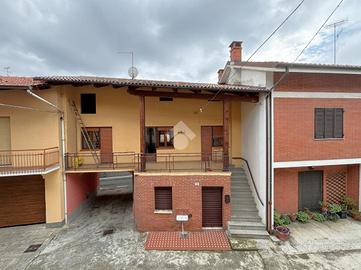 CASA DI CORTE A COSSANO CANAVESE